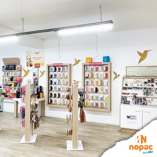 ADOPT PARFUMS ET MAQUILLAGE POUEMBOUT