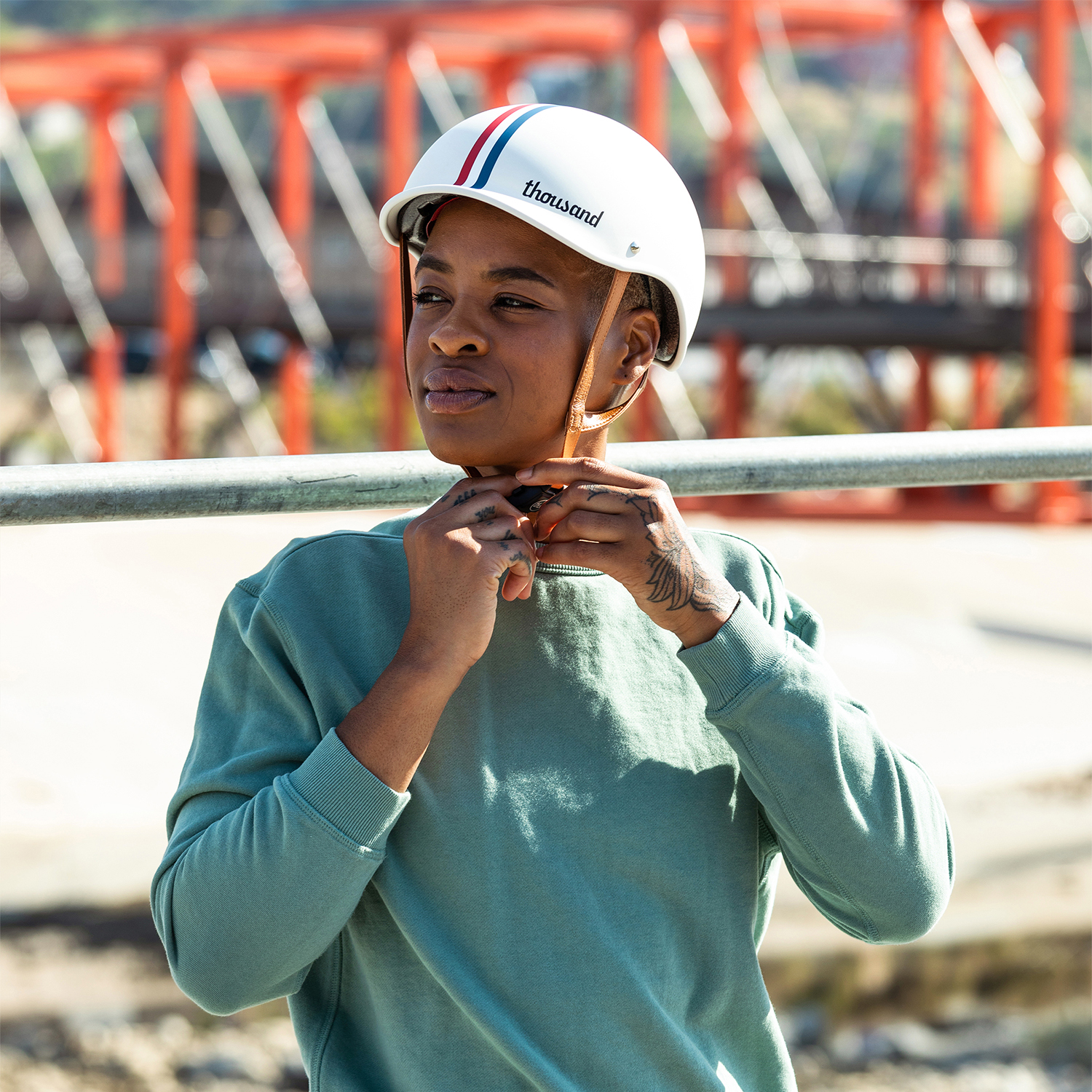 CASQUE-POUR-VELO-MARQUE-THOUSAND-ESCAPE-NEW-CALEDONIA-NOUMEA