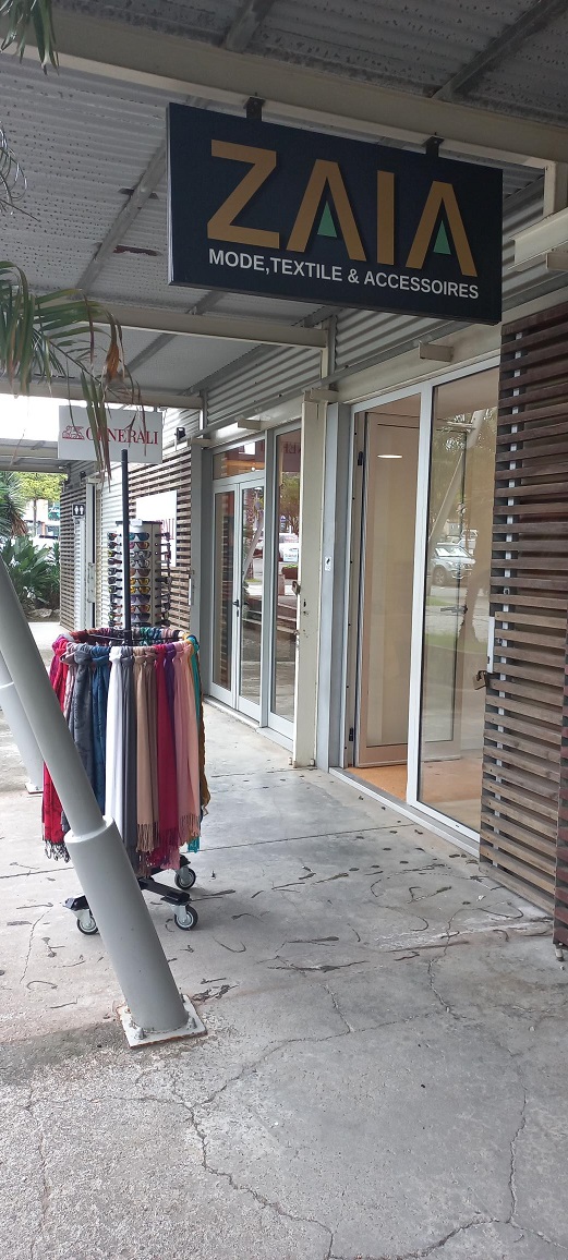 DEVANTURE BOUTIQUE ZAIA DUCOS NOUMEA