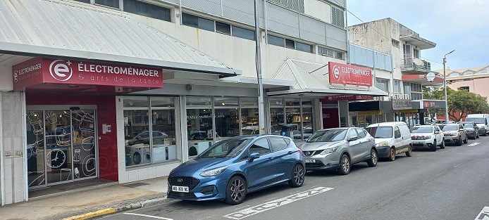 DEVANTURE E PLUS ELECTROMENAGER QUARTIER LATIN NOUMEA