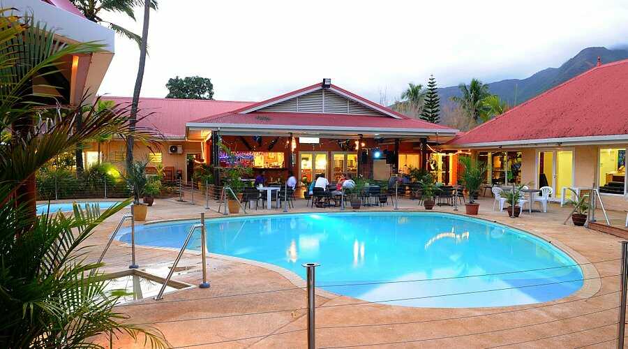 HOTEL KONIAMBO PISCINE