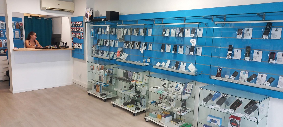INTERIEUR MAGASIN MOBILE MANIA PORT PLAISANCE