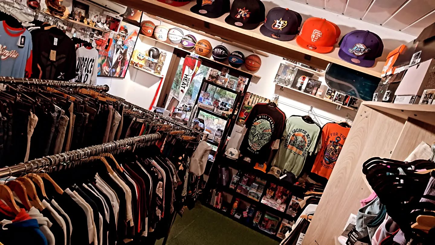 INTERIEUR MAGASIN STREET CULTURE NOUMEA