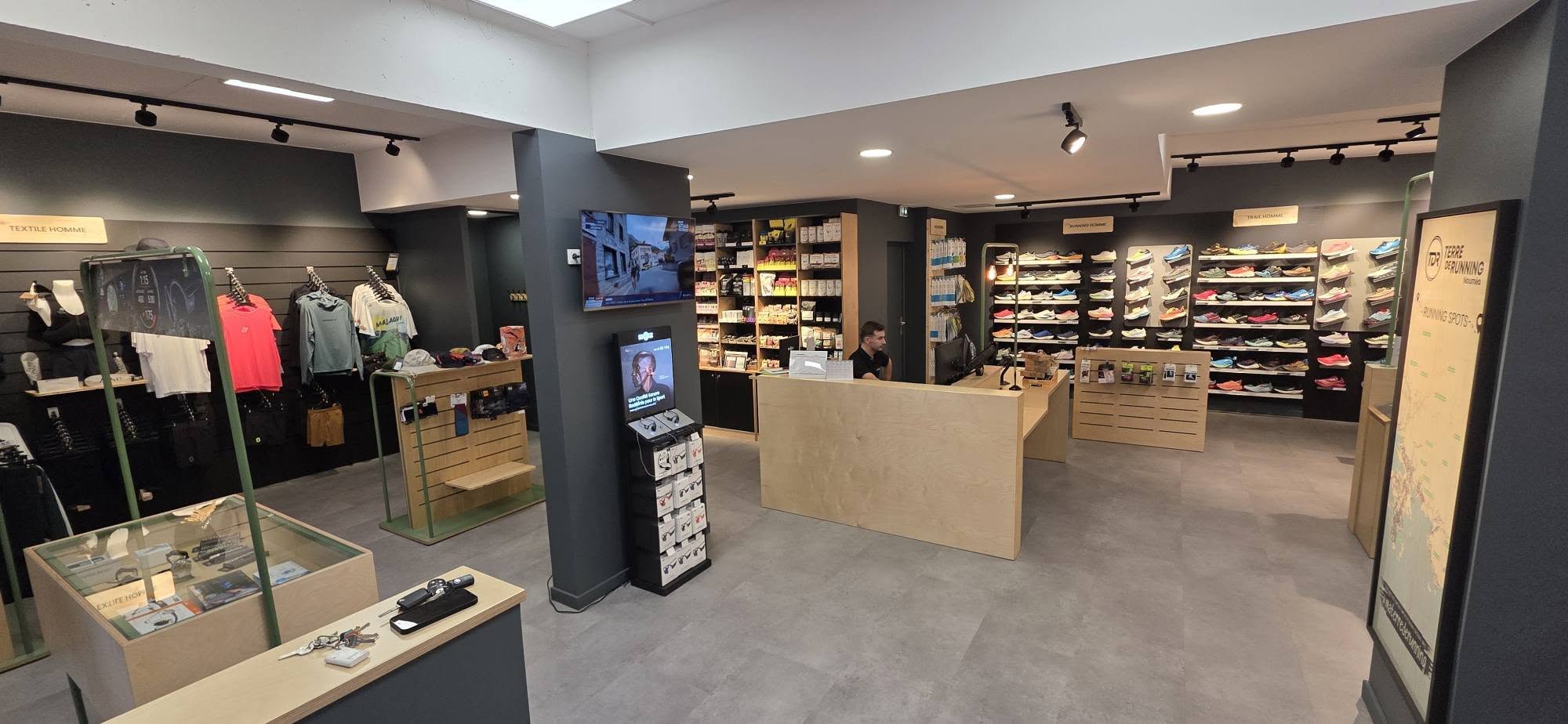 TERRE DE RUNNING NOUMEA INTERIEUR MAGASIN 2