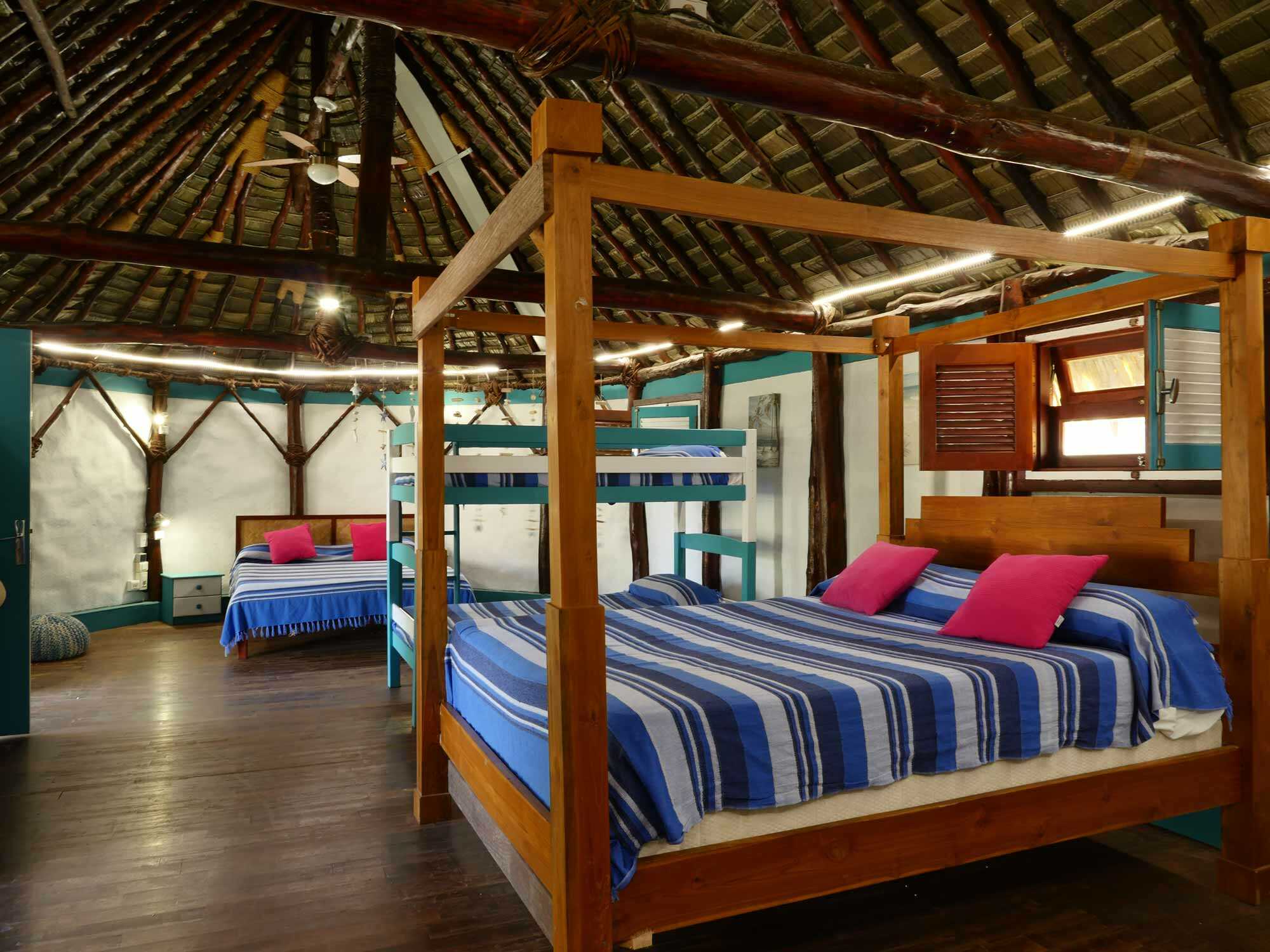 KOULNOUE VILLAGE INTERIEUR CASE