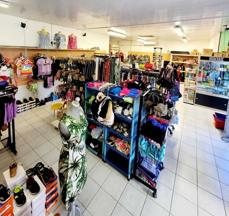 LONA BOUTIQUE KONE INTERIEUR MAGASIN COTE ENFANTS