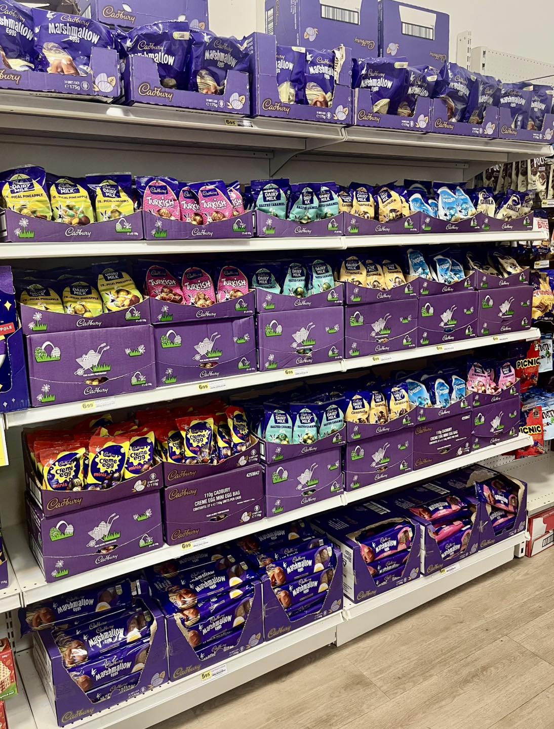 OEUFS CADBURRY INTERNATIONAL FOODIES NOUMEA