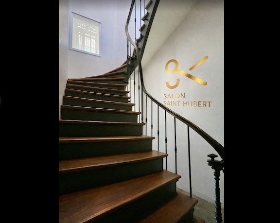 SALON ST HUBERT COIFFURE NOUMEA ESCALIER