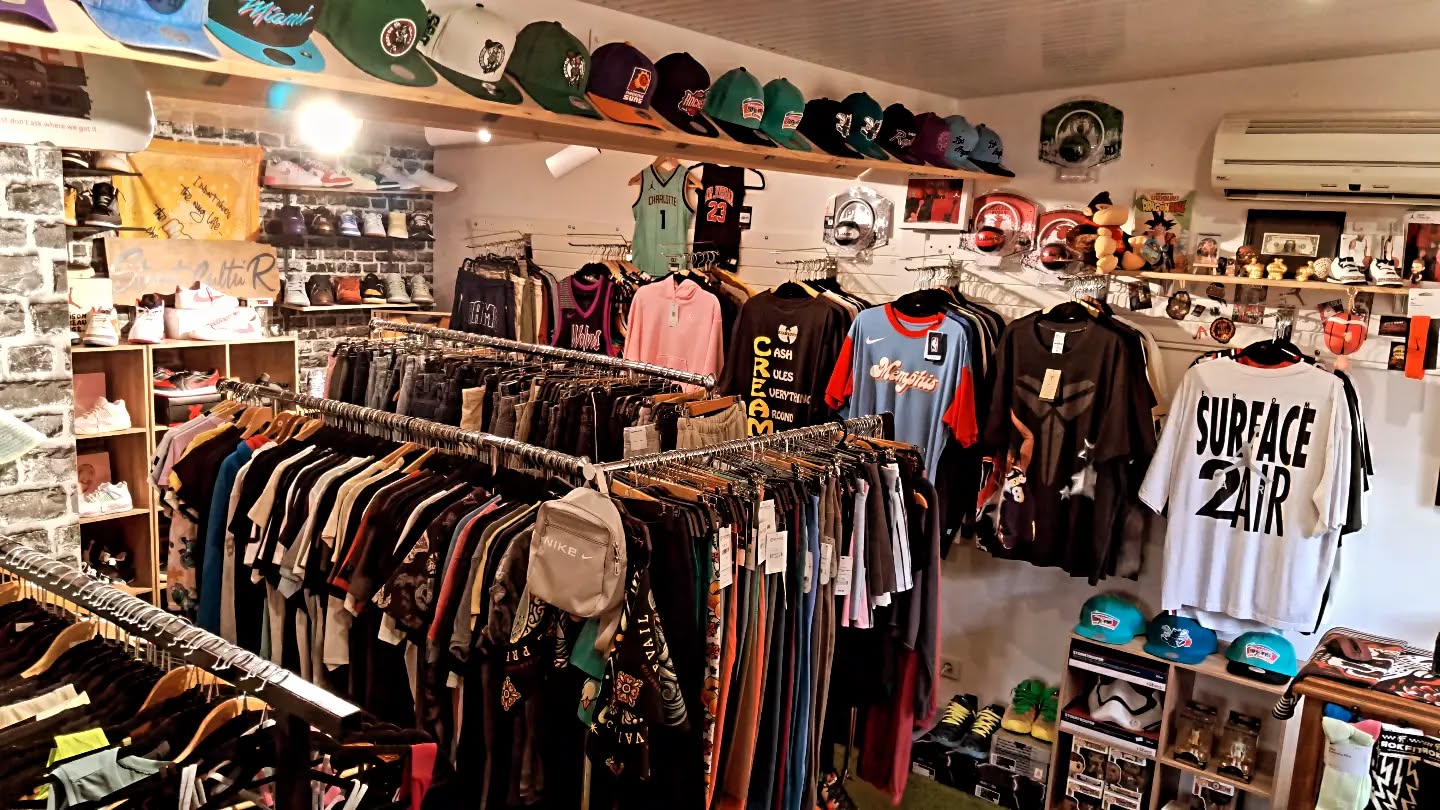 T SHIRTS ET BASKETS STREET CULTUR NOUMEA