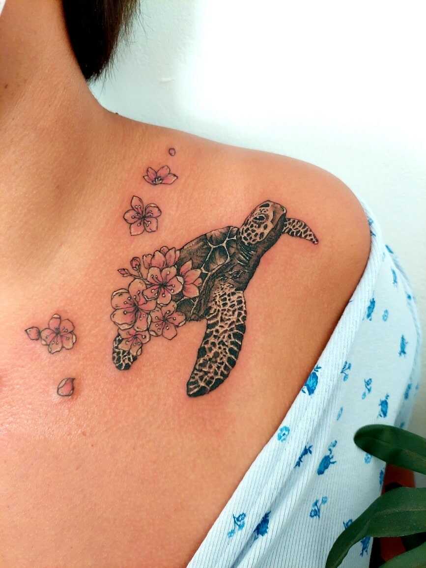 TIF TATTOO NOUMEA TORTUE FLEURIE