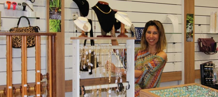 intérieur magasin Îlot Bijoux Koné