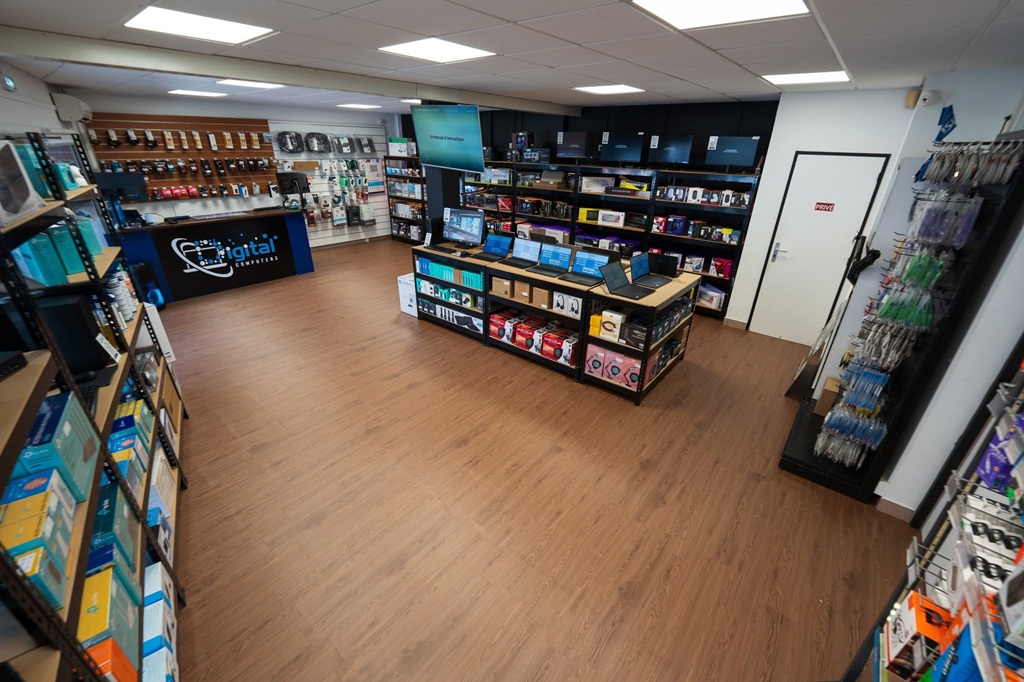 interieur-boutique-digital-computers-noumea-2